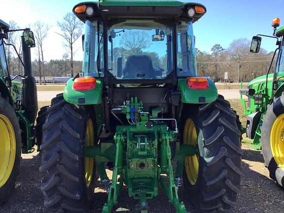 Image of John Deere 6105E equipment image 4