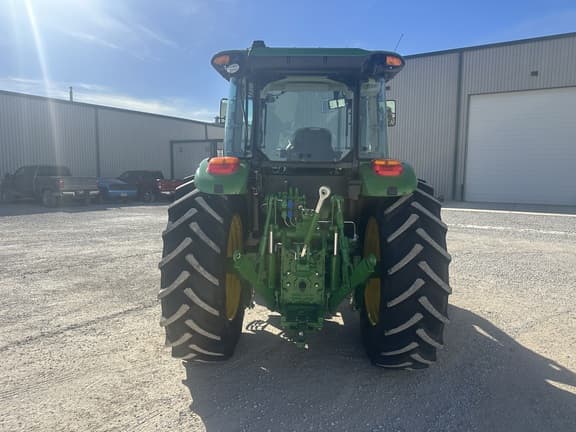 Image of John Deere 6105E equipment image 4