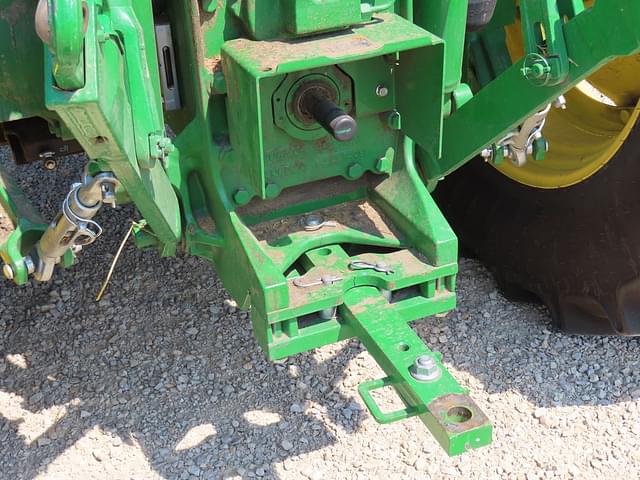 Image of John Deere 6105E equipment image 4