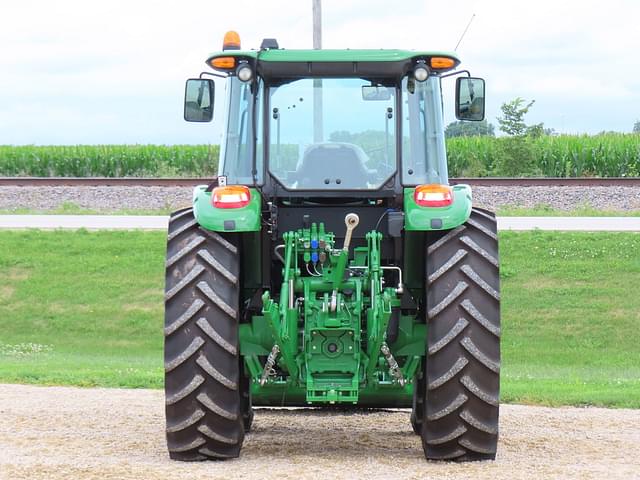 Image of John Deere 6105E equipment image 3