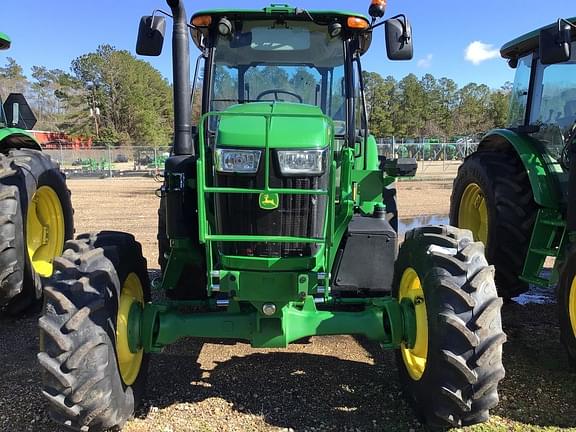 Image of John Deere 6105E equipment image 3