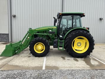 Main image John Deere 6105E