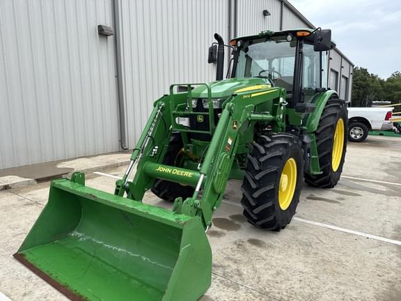 Image of John Deere 6105E equipment image 3