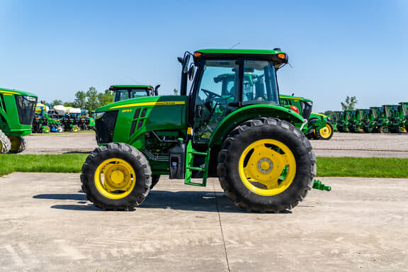 Image of John Deere 6105E equipment image 1