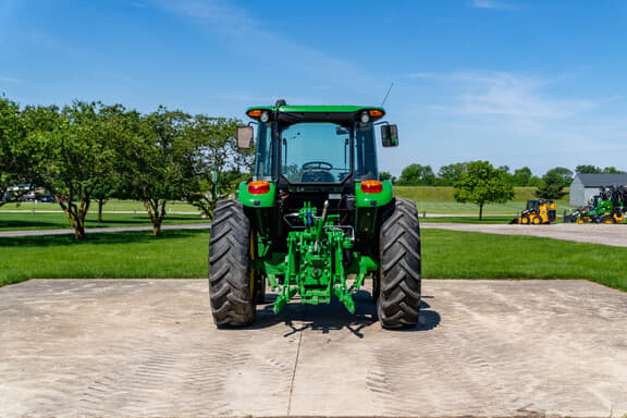 Image of John Deere 6105E equipment image 3