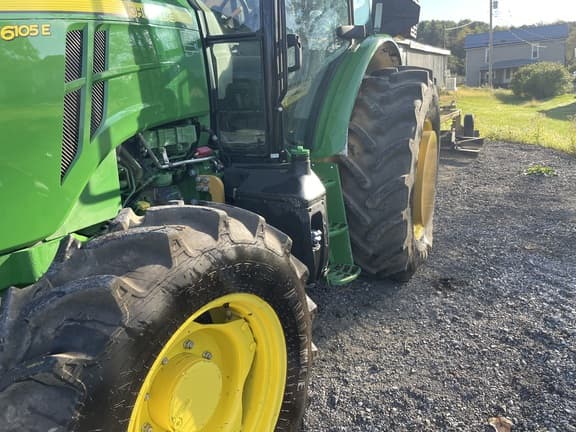 Image of John Deere 6105E equipment image 4
