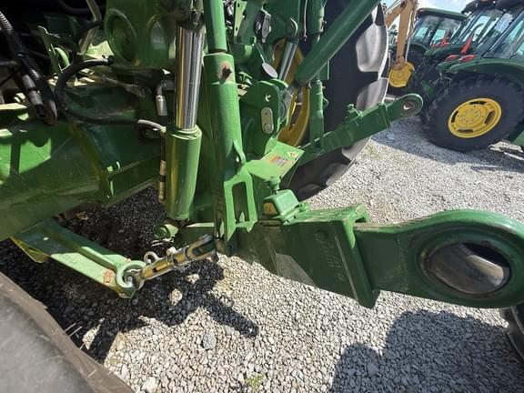 Image of John Deere 6105E equipment image 4