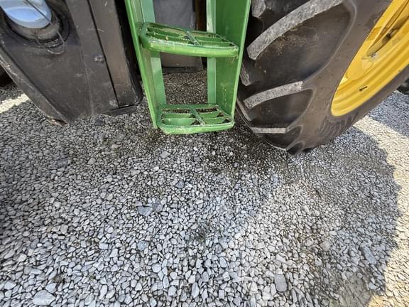 Image of John Deere 6105E equipment image 2