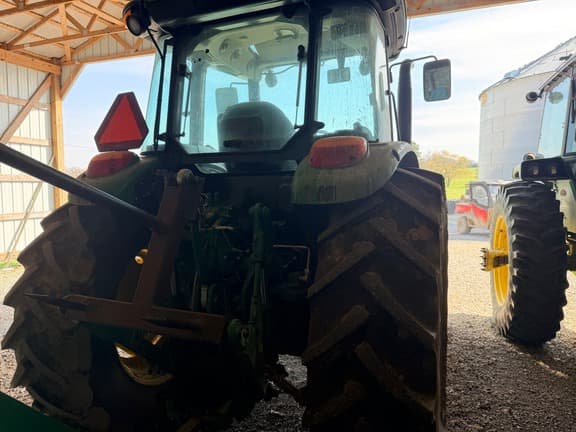 Image of John Deere 6105E equipment image 3