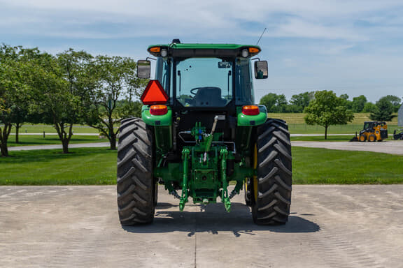 Image of John Deere 6105E equipment image 3