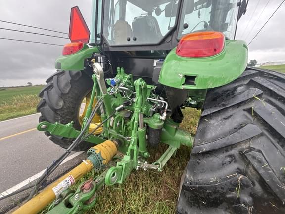 Image of John Deere 6105E equipment image 3