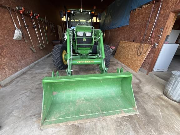 Image of John Deere 6105E equipment image 1