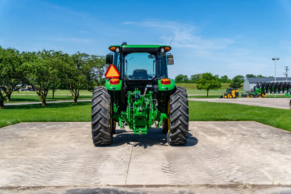 Image of John Deere 6105E equipment image 3