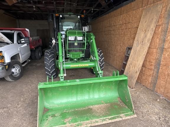 Image of John Deere 6105E equipment image 1