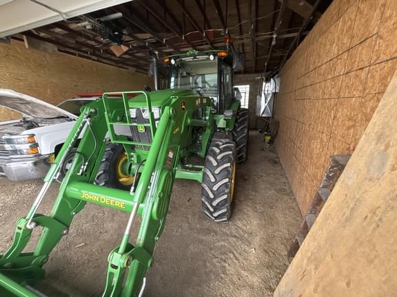 Image of John Deere 6105E equipment image 3