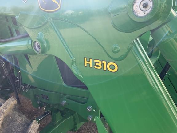 Image of John Deere 6105E equipment image 4