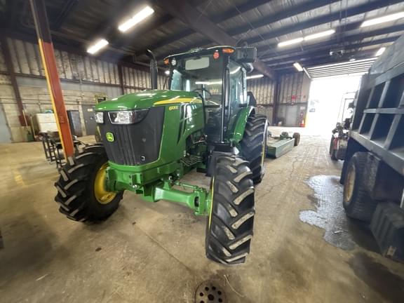 Image of John Deere 6105E equipment image 1