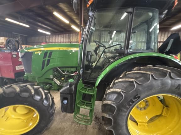 Image of John Deere 6105E equipment image 2