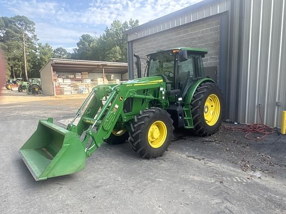 Image of John Deere 6105E equipment image 4