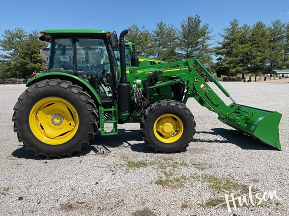 Image of John Deere 6105E equipment image 3