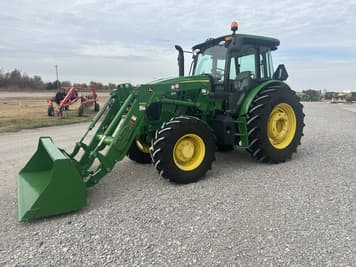 Main image John Deere 6105E