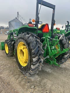 Image of John Deere 6105E equipment image 4