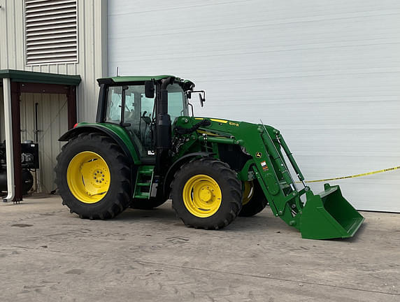 Image of John Deere 6110M equipment image 4