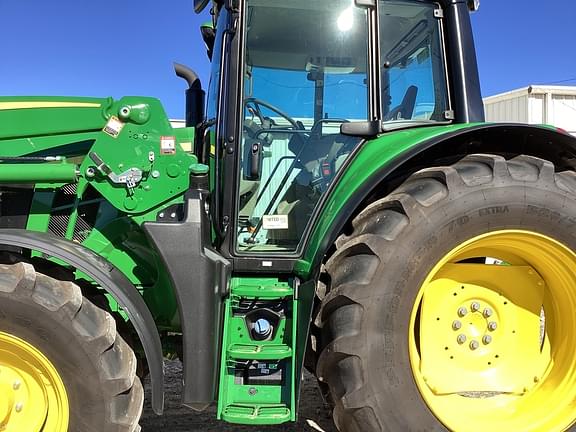 Image of John Deere 6110M equipment image 4