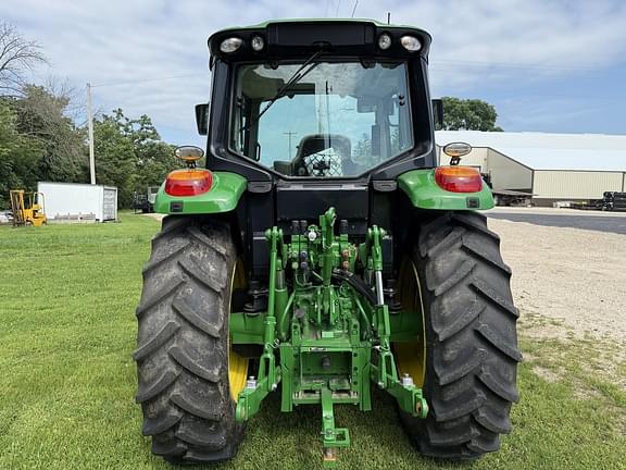 Image of John Deere 6110M equipment image 4