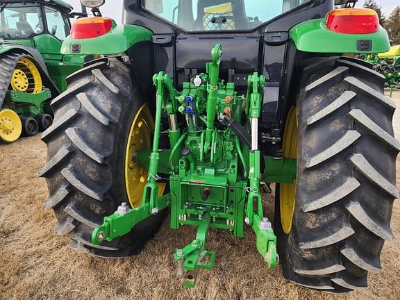 Image of John Deere 6110M equipment image 2