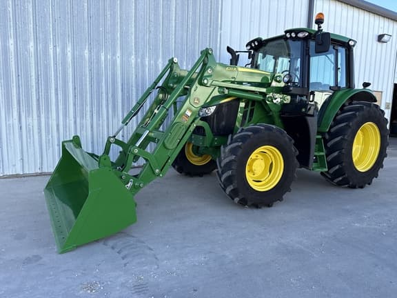 Image of John Deere 6110M equipment image 2
