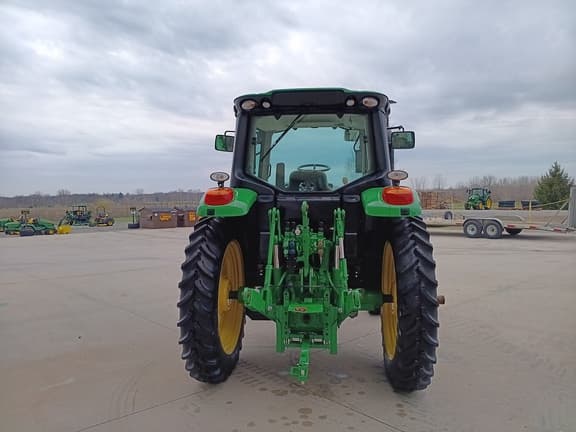 Image of John Deere 6110M equipment image 3