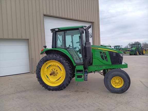 Image of John Deere 6110M equipment image 1