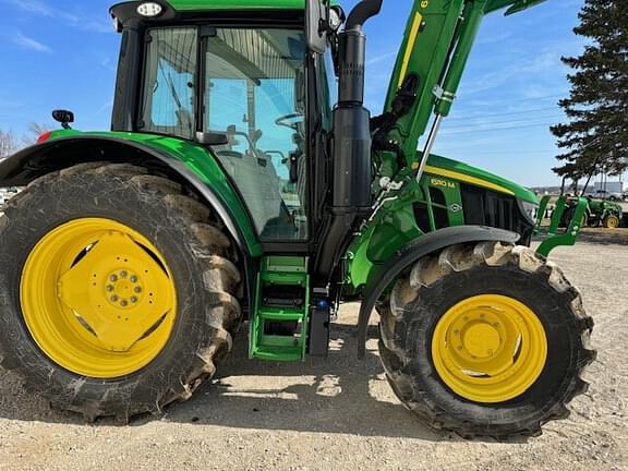 Image of John Deere 6110M equipment image 2
