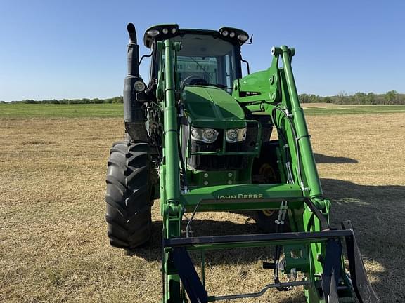 Image of John Deere 6110M equipment image 4
