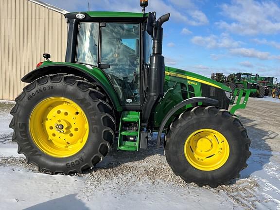 Image of John Deere 6110M equipment image 3