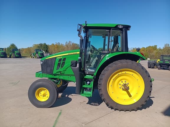 Image of John Deere 6110M equipment image 3