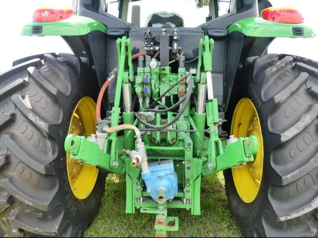 Image of John Deere 6110M equipment image 4