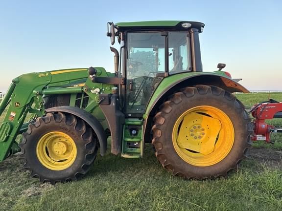 Image of John Deere 6110M equipment image 2
