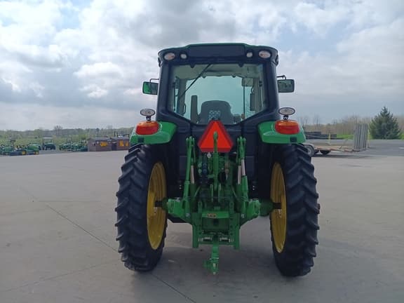 Image of John Deere 6110M equipment image 3