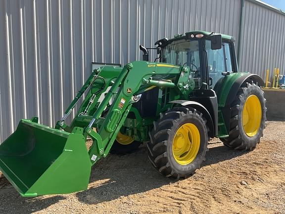 Image of John Deere 6110M equipment image 2