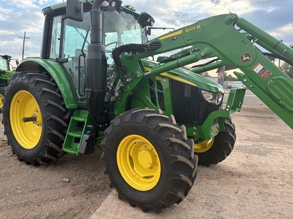 Image of John Deere 6110M equipment image 2
