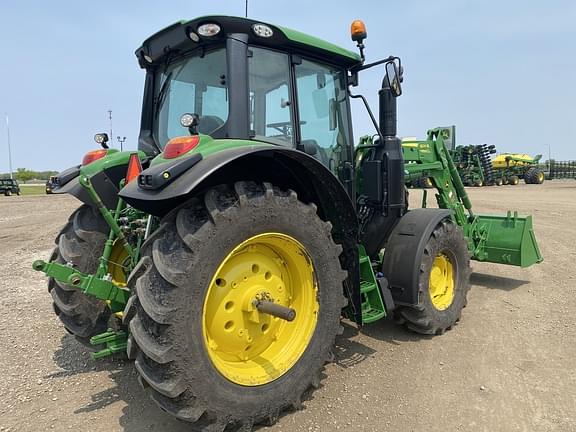 Image of John Deere 6110M equipment image 4