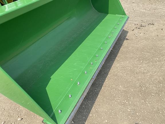 Image of John Deere 6110M equipment image 2