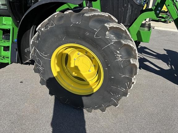 Image of John Deere 6110M equipment image 3