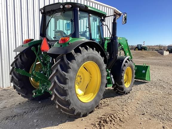 Image of John Deere 6110M equipment image 3