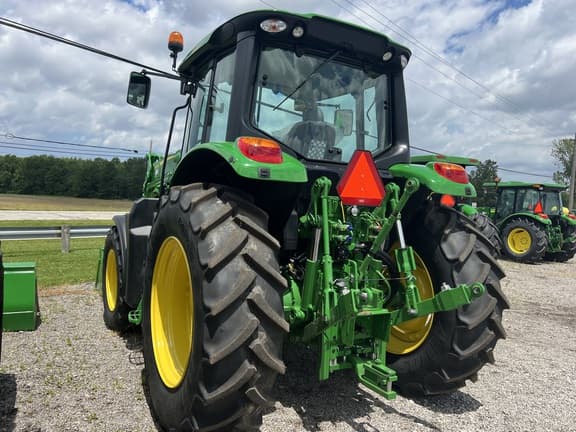 Image of John Deere 6110M equipment image 4