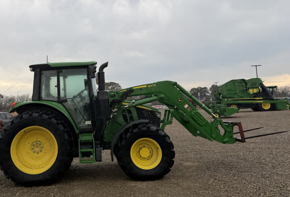 Image of John Deere 6110M equipment image 2