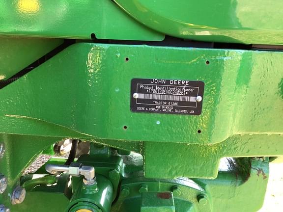 Image of John Deere 6120E equipment image 1