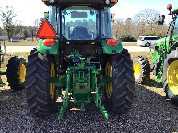 Image of John Deere 6120E equipment image 4